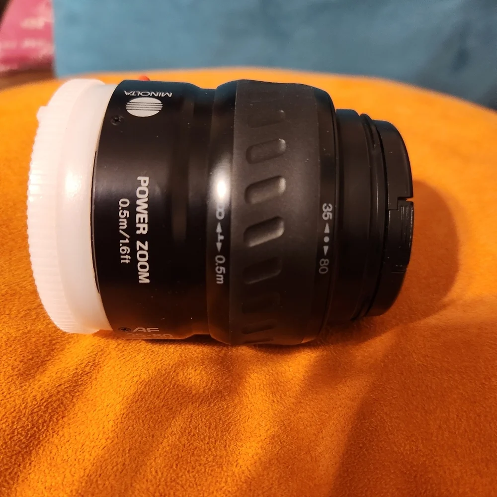 Minolta MAXXUM 300SI WITH TWO LENS